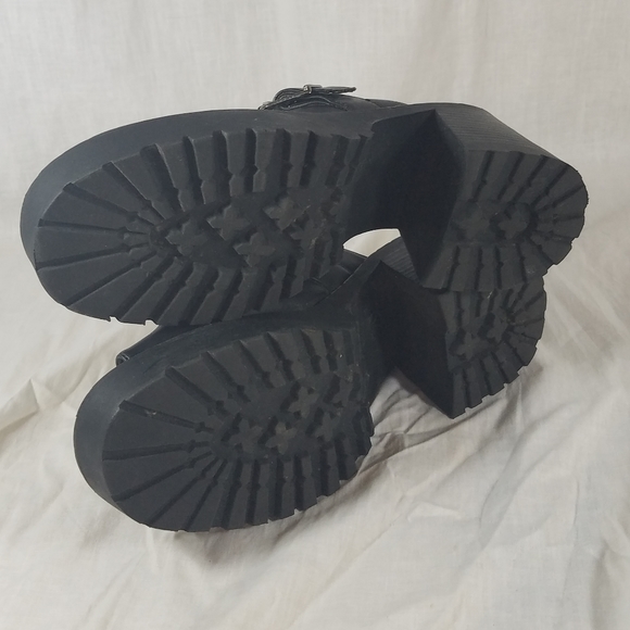 Blue Suede Shoes Black Open Toe Clog Sandles sz 7 - Picture 3 of 8